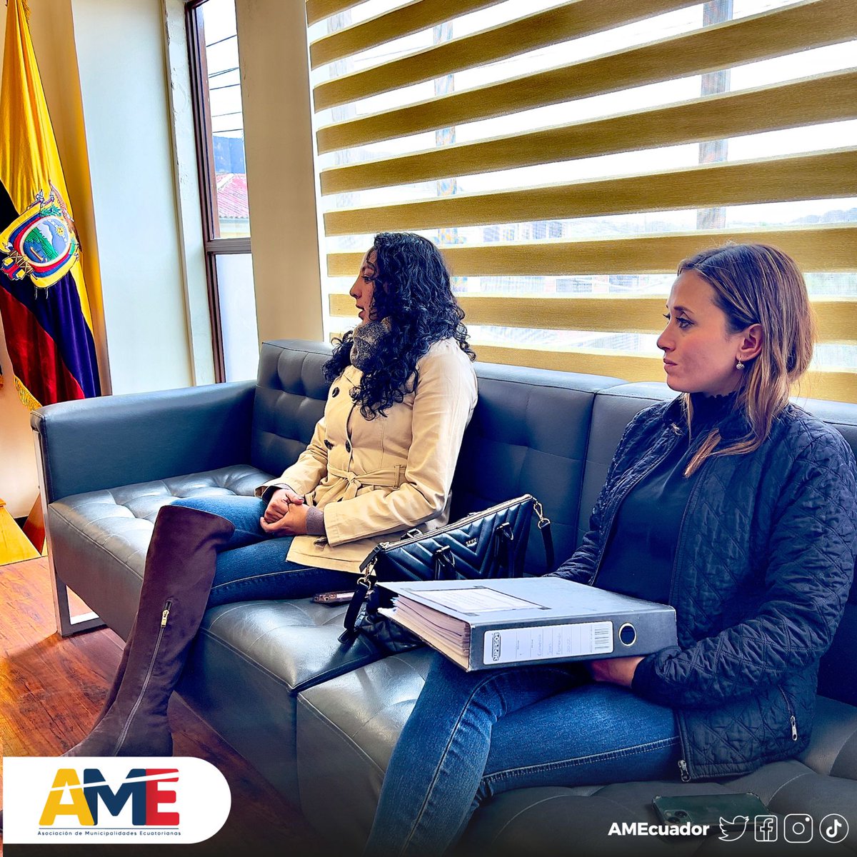 AMEcuador's tweet photo. 🧵Como punto de partida fue cerrar el convenio que en la actualidad se mantiene: “Plan de Gestión y Fortalecimiento del Patrimonio Cultural”. Posteriormente, se planificó suscribir convenios en:  turismo, planificación, levantamientos catastrales, entre otros.🤝
#SomosEcuador https://t.co/9TAxTR6yHb
