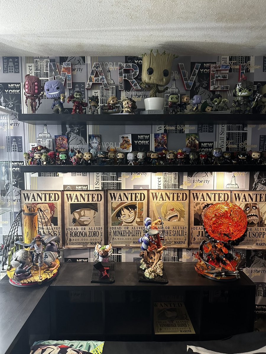 FrAnthoo's tweet photo. @Yuri40100 @randomlegend78 @LesDossiersGeek Je te comprend j'avais à peu prêt 250 pop avant de commencer  hot toys j'ai tout revendu j'ai juste gardé les Marvel https://t.co/6xrAvvplOd