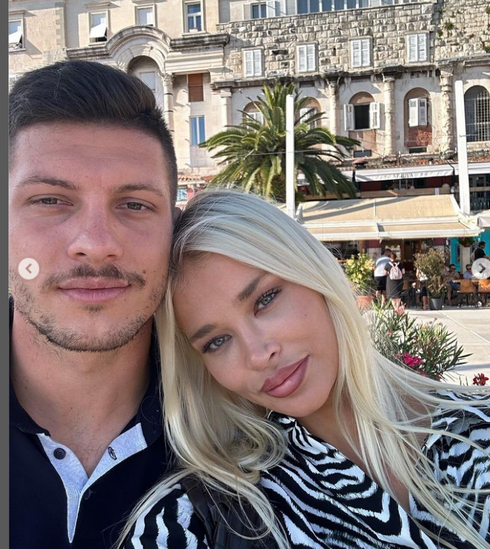ebony_aris's tweet photo. Mother of two😍🧿🫶 Hi Barbi #SofiMilo Hi Ken #LukaJovic #CoupleGoals 😍😍😍😍 https://t.co/GzoseS9kQP