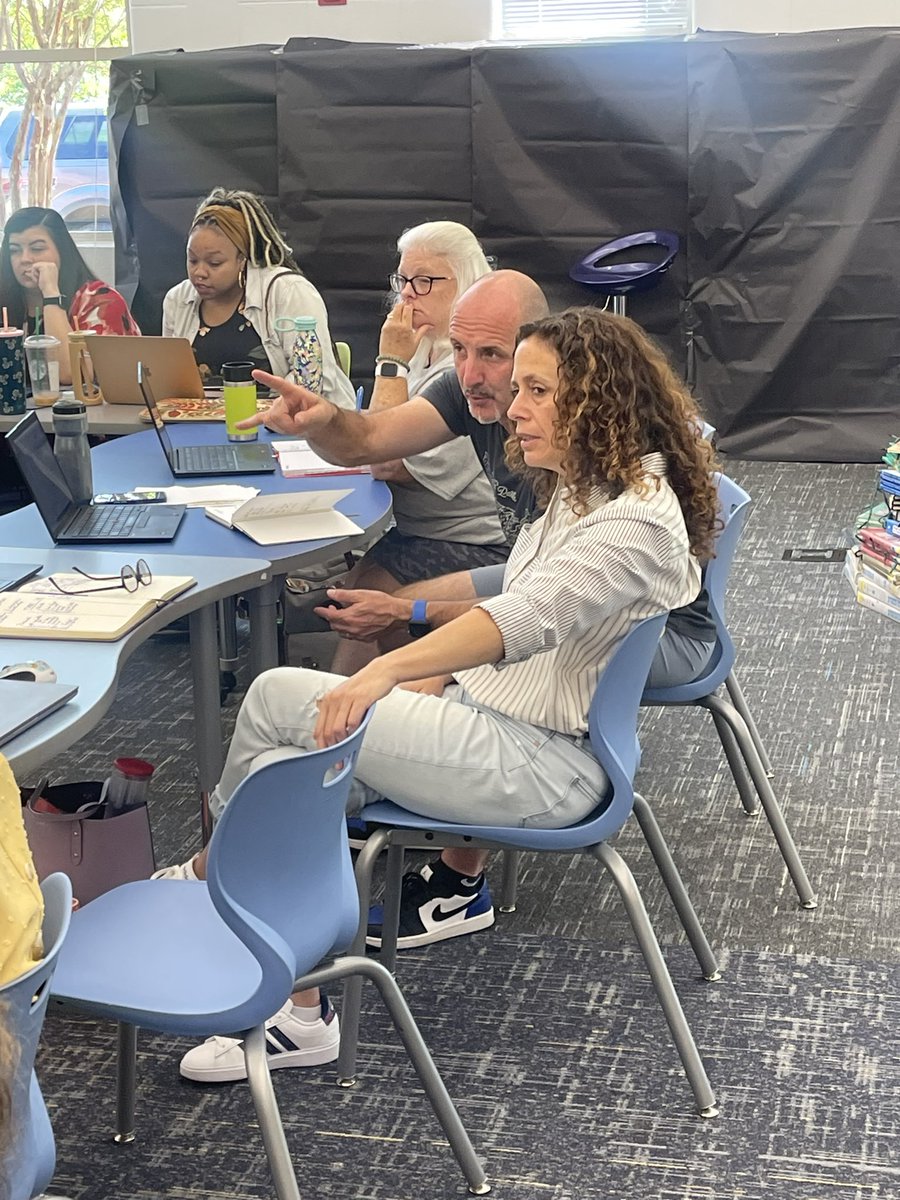 Thomas Van Soelen tweet media