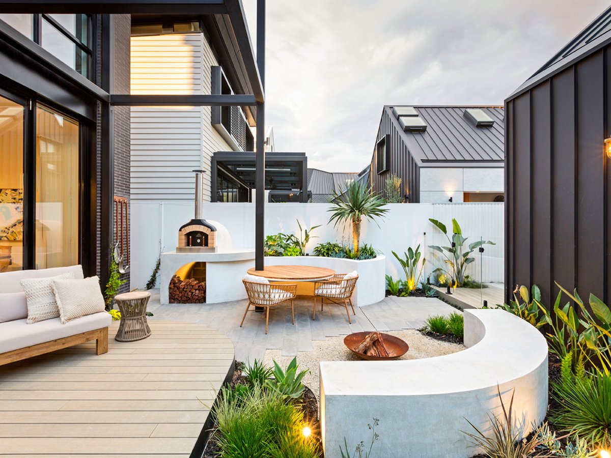 Out back at the 1910s house 🍕

Throwback to the Block 2020, and this entertainer's delight designed by <a href="/COSDesignStudio/">C.O.S Design</a> for Team Luke and Jasmin. Outdoor lounge, pizza oven and dining space paved with Anston Newham 💛

See more pics of the project here: anston.com.au/blogs/projects…