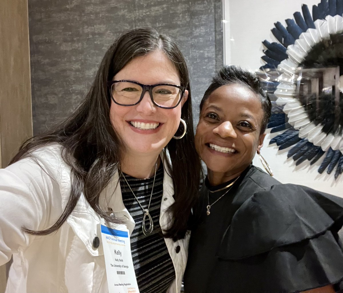 Kelly Smith (@uga2uk) on Twitter photo Props to <a href="/UGAPharmacy/">UGA College of Pharmacy</a> grad Dr. Pamela Moye for being named department chair at <a href="/MercerCOP/">Mercer Pharmacy</a>. #PharmEd23 👀 #PharmDawgSpotting Props to <a href="/UGAPharmacy/">UGA College of Pharmacy</a> grad Dr. Pamela Moye for being named department chair at <a href="/MercerCOP/">Mercer Pharmacy</a>. #PharmEd23 👀 #PharmDawgSpotting