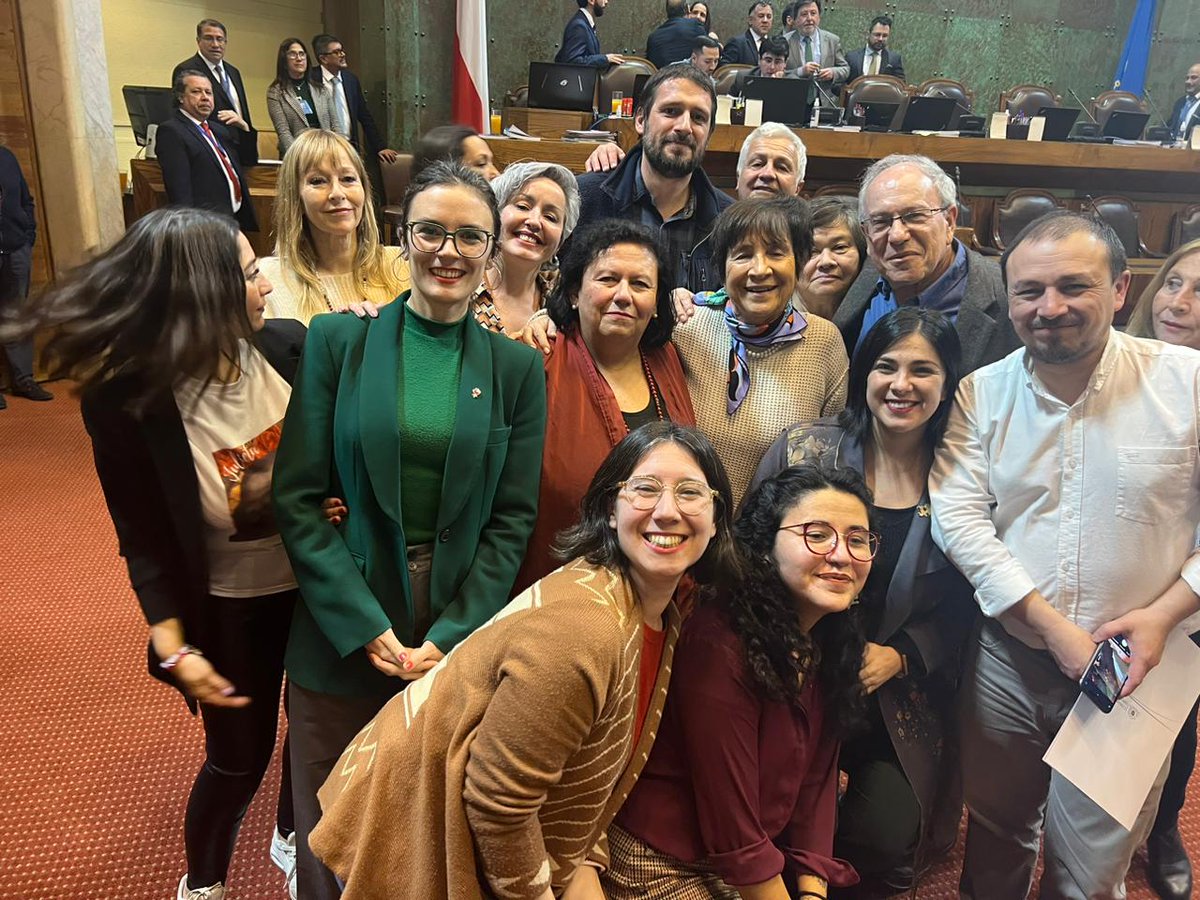 Felicitaciones a la compañera Carmen Hertz, electa hoy como primera vicepresidenta de la <a href="/camara_cl/">Diputadas y Diputados de Chile</a>. La primera mujer comunista en llegar a la testera; un cargo trascendente para una luchadora incansable por la defensa de los DD.HH en esta conmemoración de los #50Años del golpe