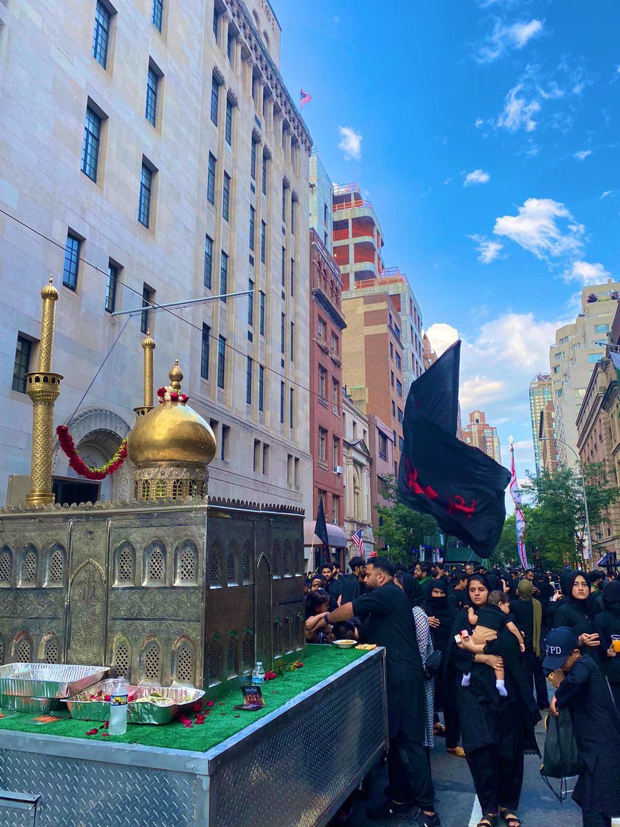 ridassarwar's tweet image. Nyc jaloos always manages to amaze me
Labaik ya Hussain