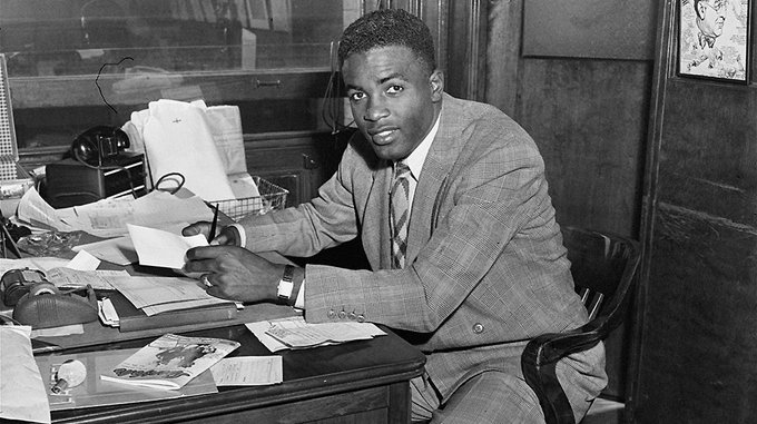 RT @baseballinpix: Jackie Robinson signing his first contract with the Brooklyn Dodgers, 1945 https://t.co/kwZTU8rC36
