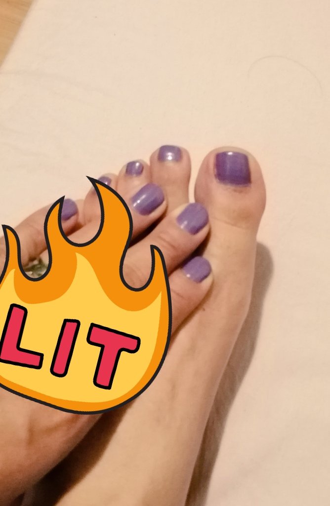 mrclcrz's tweet photo. Encontre el esmalte que me ponen en las uñitas de los pies 🫶🏾 yeeeeiii 🤗😌 https://t.co/MacC5tDV3x
