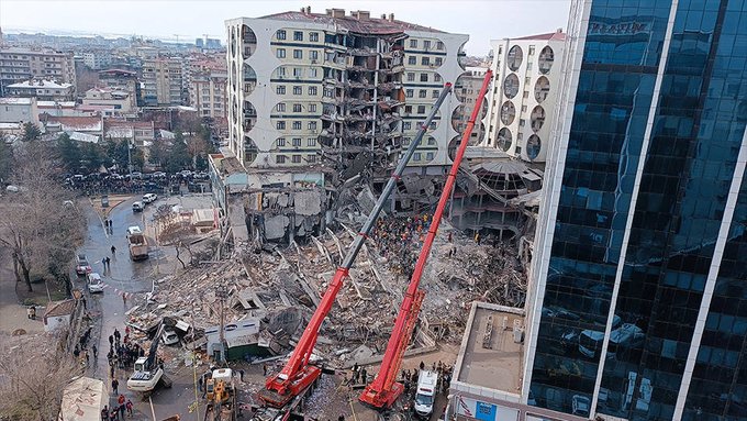 #Diyarbakır'da depremde yıkılan ve 89 kişinin hayatını kaybettiği Galeria Sitesi'ne ilişkin soruşturmada tutuklanan 7 kişinin tahliyesine karar verildi.