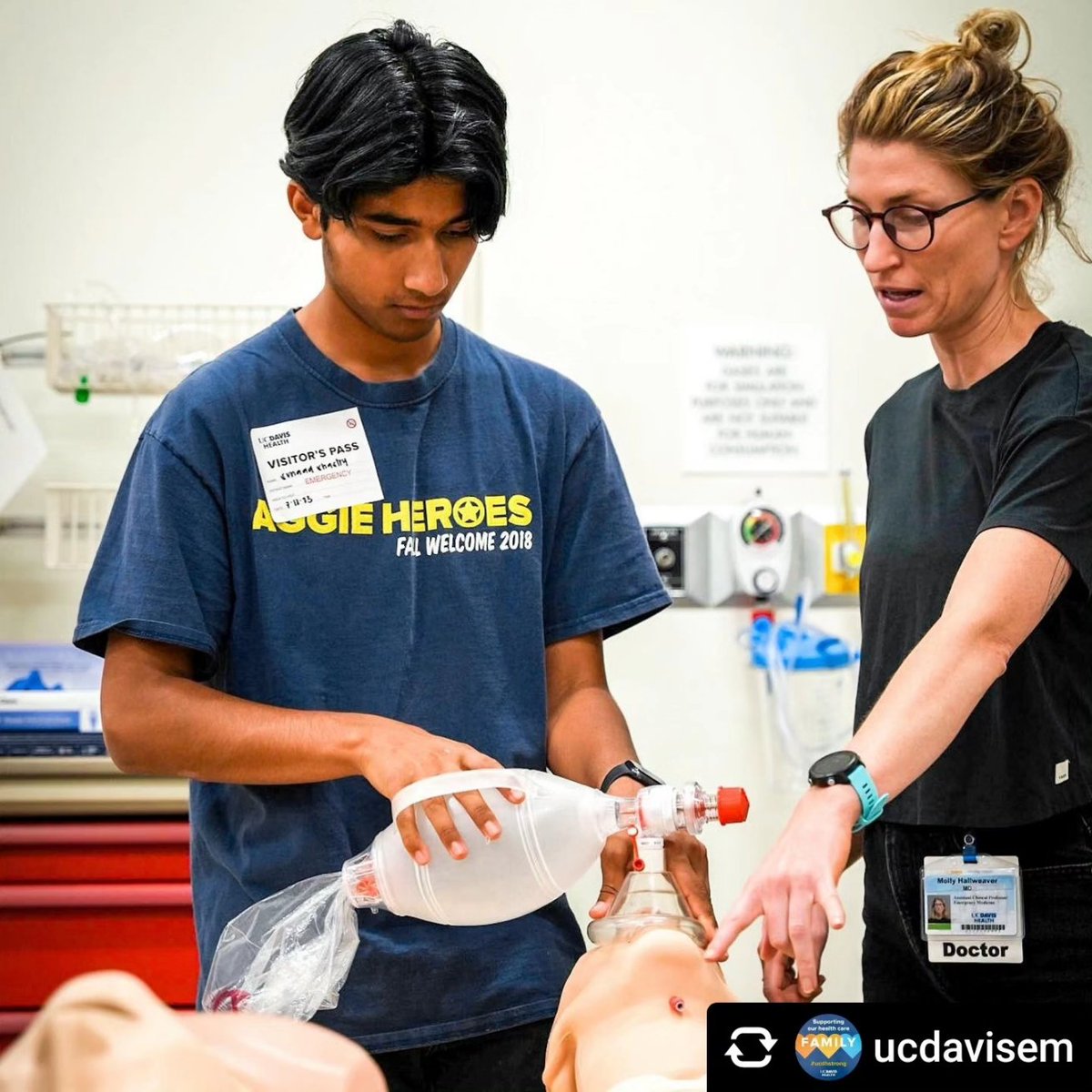 UCDavisSim's tweet photo. We had the pleasure of recently hosting high school students in the #simulation center with @UCDavisEM through a partnership with @collegetrack. Students attended sessions as part of the UC Davis Pre-College Pre-Med program. #MedEd #simtribe https://t.co/hdpbgeMgG0