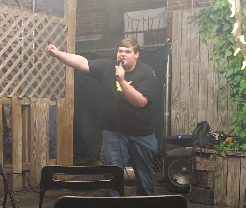 It's Monday! Check out a performance from #FlipSide in #Memphis last month!

youtu.be/2CKpiPHj8pM

#funny #comedian #joke #standupcomedy #comedy #monday #hilarious #openmicnight #livecomedyshow #livestandup #tornado #southern #redneck #pizzaplace #pizza #diarrhea