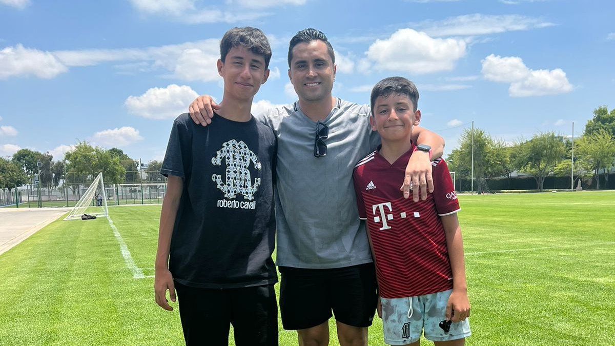 🦁 El legado del <a href="/86Aris55/">Edwin Hernández</a> continuará en el Club León, pues sus hijos se integrarán a las Fuerzas Básicas de la institución. #Fieramanía

📷 <a href="/SuBireDeportes/">SuBiré Deportes</a>