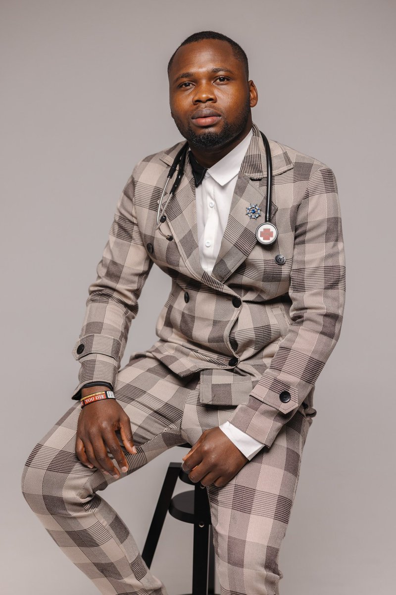 _azizolawale's tweet photo. Med school: where the hours are long, but the rewards are priceless.  CONGRATULATIONS TO ME.  Doctor of Medicine 🩺🎓❤️.   I’m Global 

#omegachild #medicine #Ukraine #mdcn https://t.co/yh6653kjUG