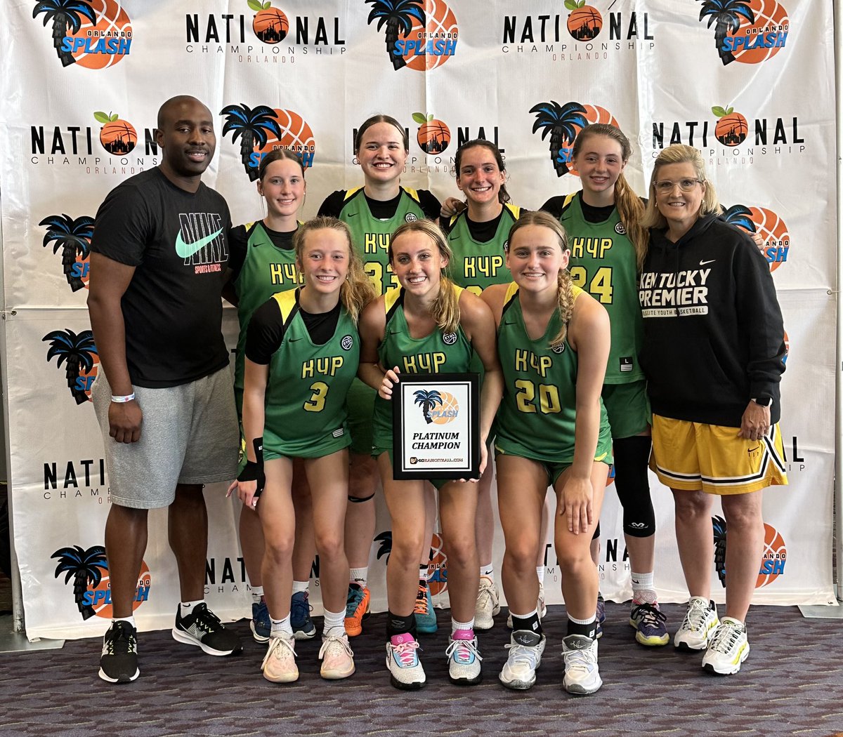 MadisonYoung32_'s tweet image. Had a great season of growth with this group. Finished as Platinum Champs in the Orlando Splash and Gold Runner- Ups in the National Championship. Thank you @coach_head44 @CoachHackert @KYP15UEYBL