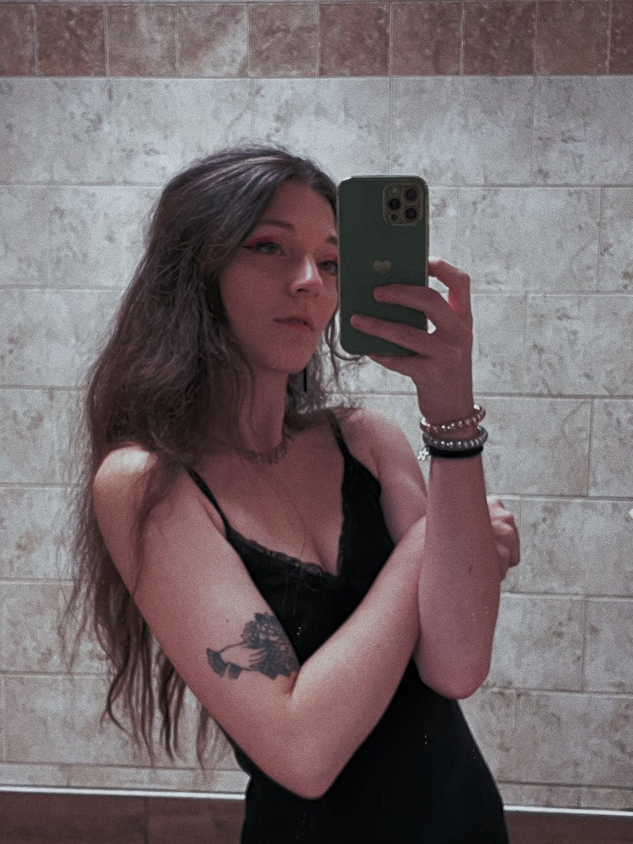 Post by lovergrl on X: 🖤