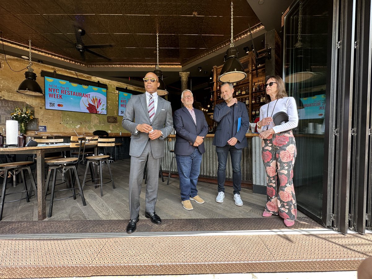 RogerClark41's tweet photo. Mayor Adams helping kick off #NYCRestaurantWeek @MorgansBK with @nyctourism in #Brooklyn #NYC #RestaurantWeek #Food #BBQ https://t.co/qus76KNYus