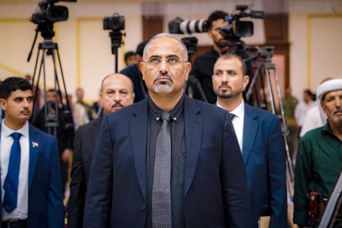 ترقبوا صدور قرارات جنوبية مصيرية وقوية من العيار الثقيل تحظى بدعم وتأييد إقليمي ودولي كبيرين.

وهذه القرارات ستصدر في الأيام القليلة القادمة ان لم تكن
في الساعات المقبلة

 بإذن الله تعالى 🤲