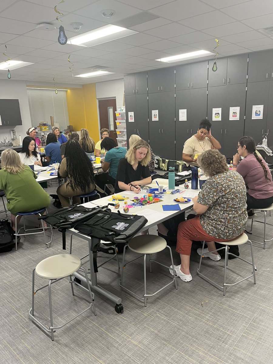 We will SHINE bright at <a href="/MemorialSTEM/">Memorial Elementary</a> this year! Great day of learning with #LISDNewTeacher! Welcome to #OneLISD