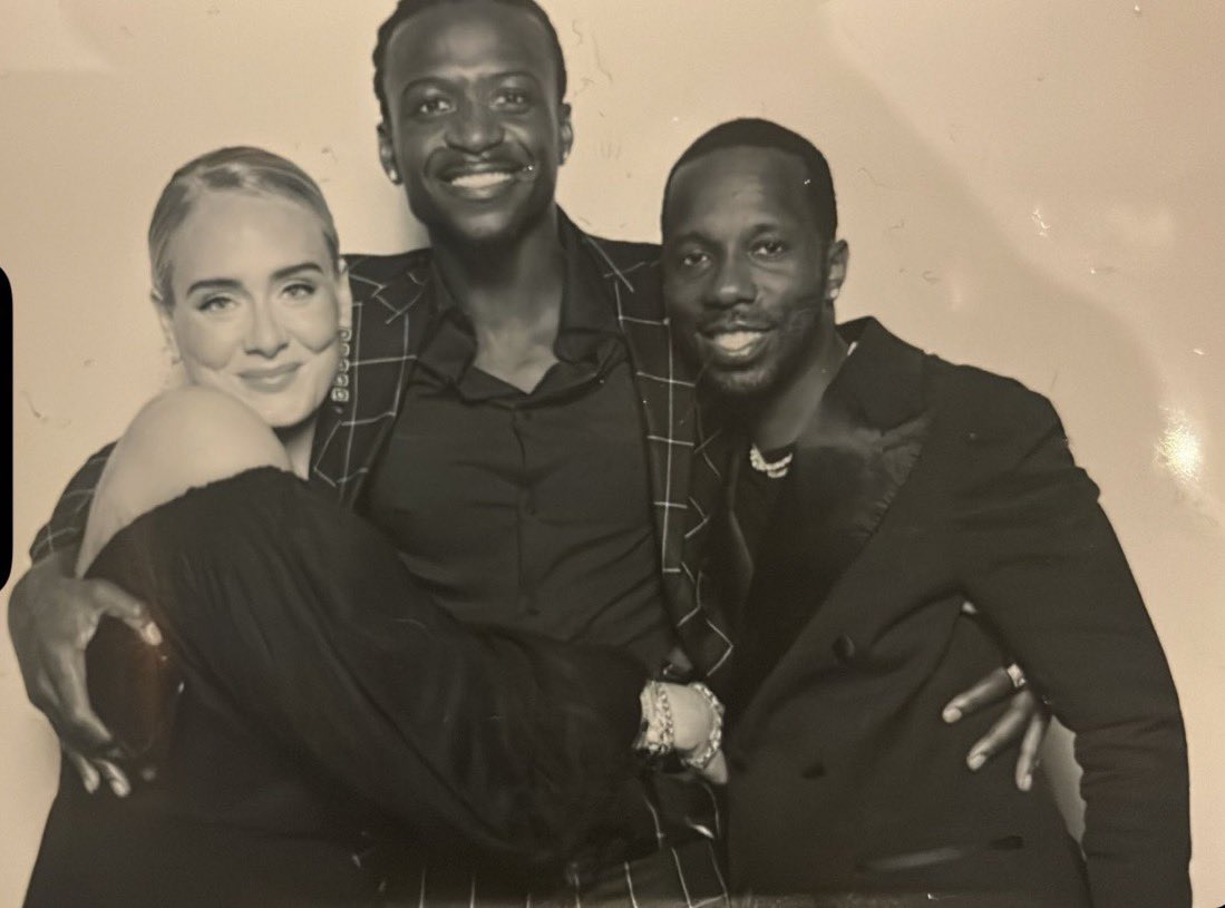 AdeleinColombia's tweet photo. .@Adele junto a su novio @RichPaul4 en la boda del jugador de baloncesto, @ /KabongoFire.

— "Le dije que cuidara a mi hermano. Los veo en su boda" dijo el jugador en su historia de Instagram 👀. https://t.co/OAXdUhRCu7