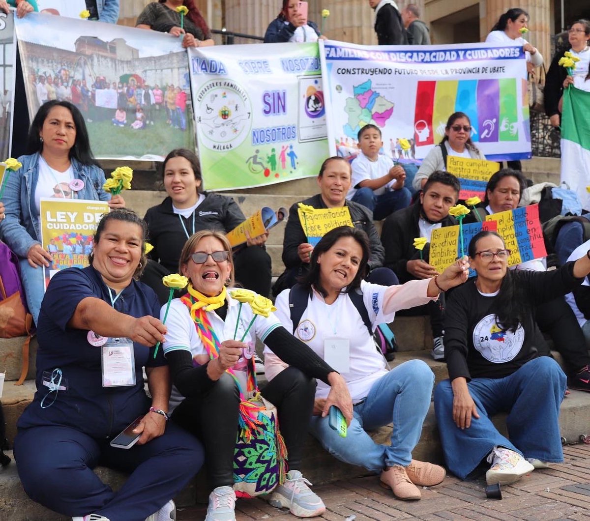 ChangeorgCO's tweet photo. En el día Nacional del Cuidador, celebramos la vida y esta Victoria por la #LeyDeCuidadores ❤️

Con esto se creará una política pública de cuidadores y cuidadoras de personas con discapacidad, que les permitirá ser reconocidos como tal y recibir el apoyo necesario☝🏼 https://t.co/BeMAoSgrf8