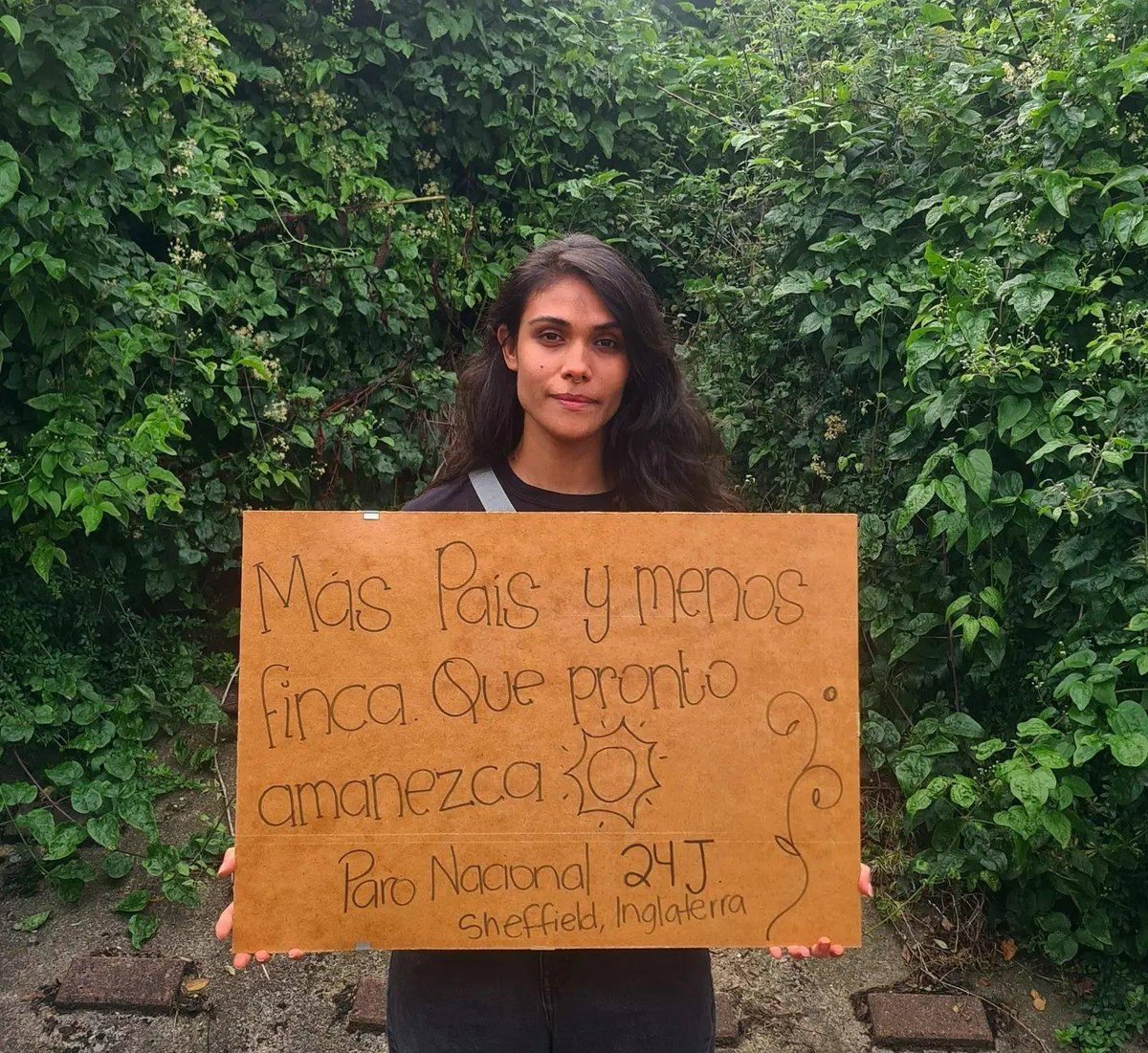 #ReinoUnido 📍 "Desde Sheffield, Inglaterra, apoyando el Paro Nacional #24J en Guatemala. Merecemos un nuevo amanecer, que nadie nos diga lo contrario."

#DefensaDeLaDemocracia Por <a href="/regina_caracol/">Regina Solis</a>