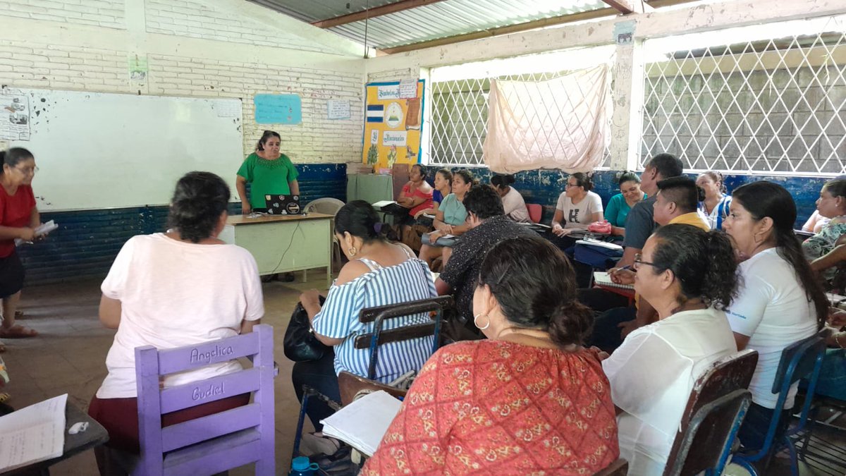 Maestros de todos los Centros Escolares de nuestro municipio #SanRafaelDelSur participando con entusiasmo a este II momento de Capacitación Inter Semestral Juntos avanzando por la Calidad Educativa 

#EnVictoriasEducativas por gracia de Dios 🥳