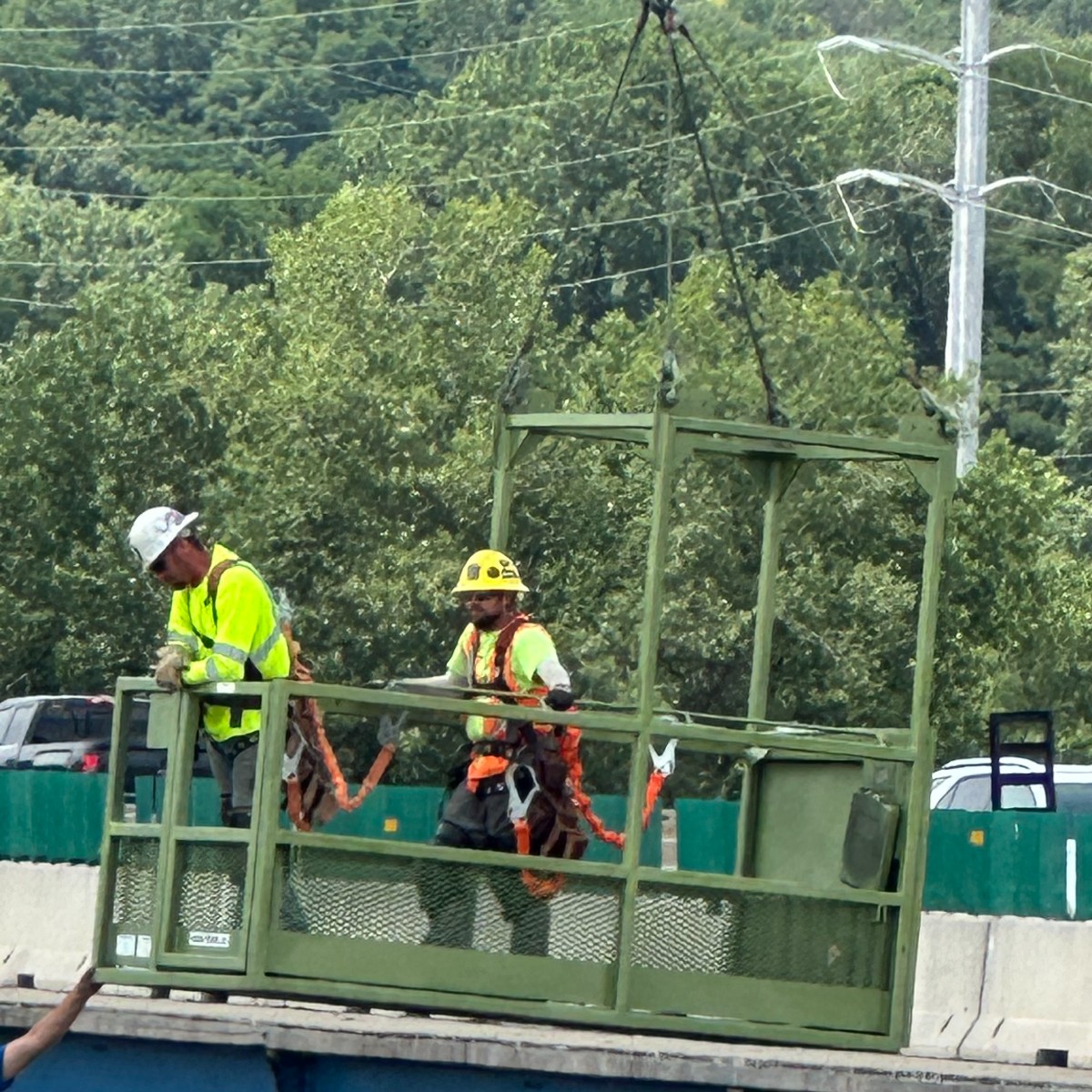 MidAmCarpenters's tweet image. Work continues on the McClugage Bridge in Peoria. Our members have been installing chamfer strips and doing bracing under the bridge. The new bridge, which will increase safety and reduce travel times, is expected to be completed this year.
#Local237 #MidAmCarpenters
