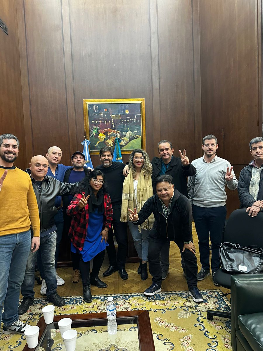 Nos reunimos con <a href="/Carli_Bianco/">Carli Bianco</a> para acercar propuestas para la campaña de <a href="/Kicillofok/">Axel Kicillof</a> y <a href="/magariovero/">Verónica Magario</a>. Agrupaciones del Peronismo de la Soberania comprometidas con el triunfo peronista para la Liberacion Nacional y la Justicia Social #CanalMagdalenaYa <a href="/SAONSINRA/">SINDICATO ARGENTINO OBREROS NAVALES SEDE CENTRAL</a> <a href="/OctubresPrensa/">Movimiento Octubres Organización Peronista</a>