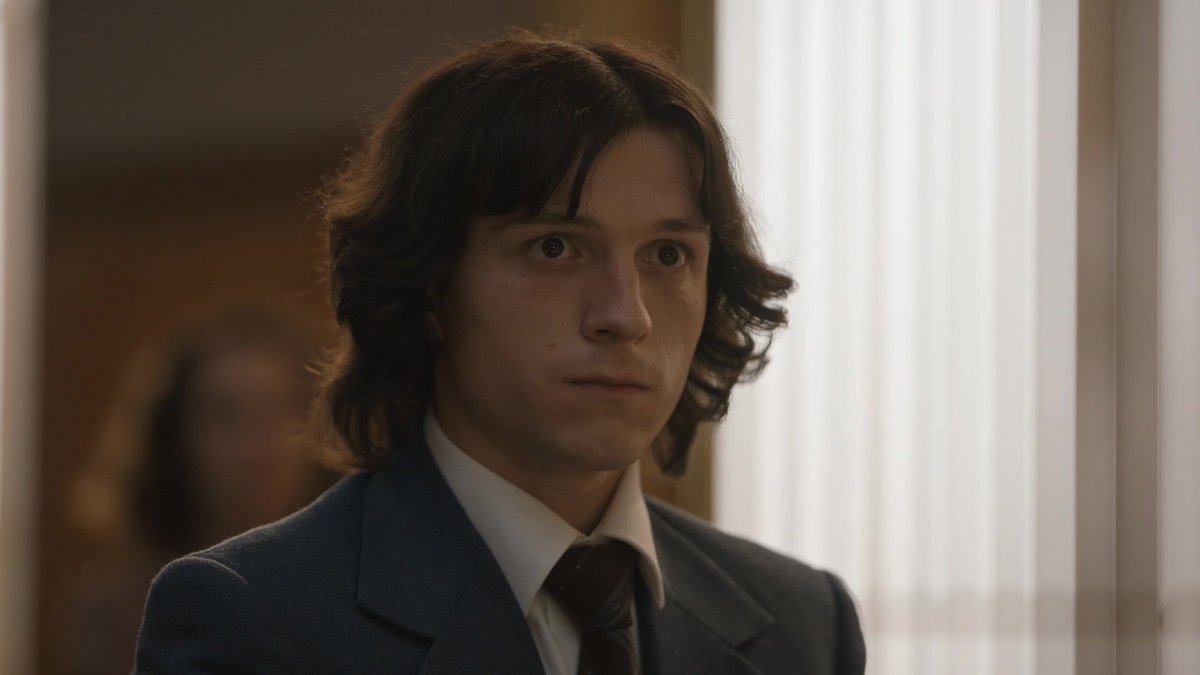 tomhollandorg's tweet photo. Totally Tom Holland - The Crowded Room: 1.09 'Family' Stills &amp; Screen Captures - https://t.co/JORV3dPvnE #TheCrowdedRoom https://t.co/Yyp7Ts6P9i
