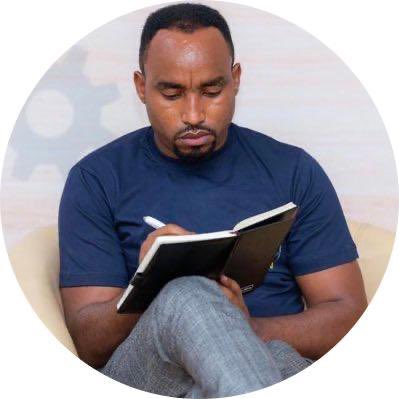 Umwegamirwa's tweet image. 🚫 Alcohol addiction can be a challenging battle, but with determination and support, #TunyweLess is possible. Benshi bibaza uko gabanya bakanywa inzoga nke kandi already bari addicted. Here are some steps to help reduce alcohol addiction and take back control of your life: