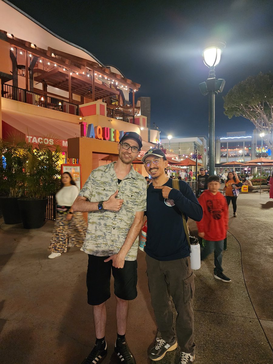 aya_morenoo's tweet photo. It was great meeting both of you @summit1g and @Smokey_TV !! Enjoy your vacay and thanks for the endless content over the years :sumLove:
Cool dudes on and off the stream! https://t.co/uWqNxKh7Zh
