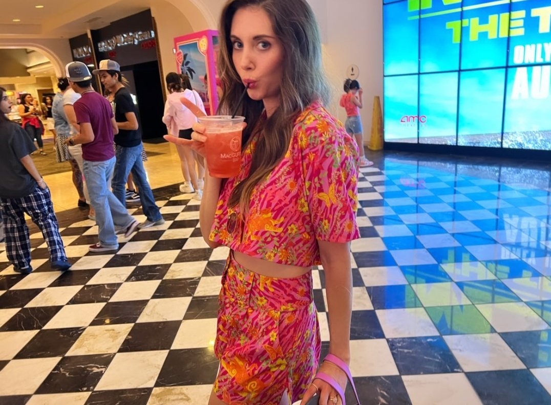 dykewilder's tweet photo. hi barbie💘💟💓💖💕🎀💝💅 https://t.co/liR92S1VZ7