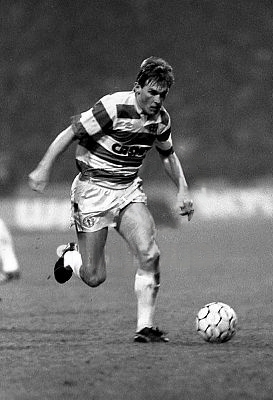 The poise and balance are instatntly recognisable. Ten years after leaving Celtic, Kenny returned to play in the hoops in Davie Provan's testimonial at Parkhead. Brought back a lot of memories to those who remembered him as a Celt.