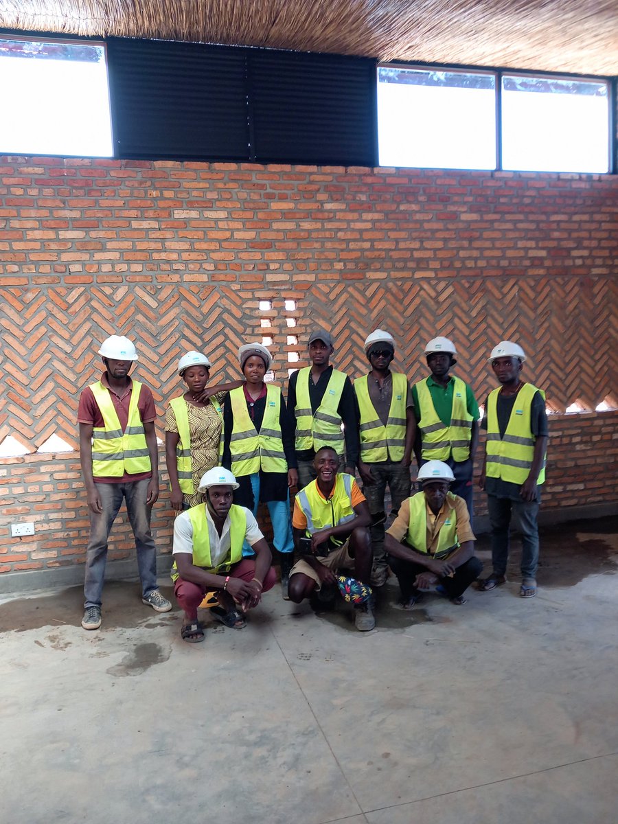 ImigongoFarms's tweet photo. Construction of farm hub by @seziberaco team of architect @nakuregilbert's design continues at #ImigongoFarms in #LakeNasho
#Rwanda ๐ท๐ผ #RwandaWorks #FarmingAfrica https://t.co/Ytjzd5QzZE