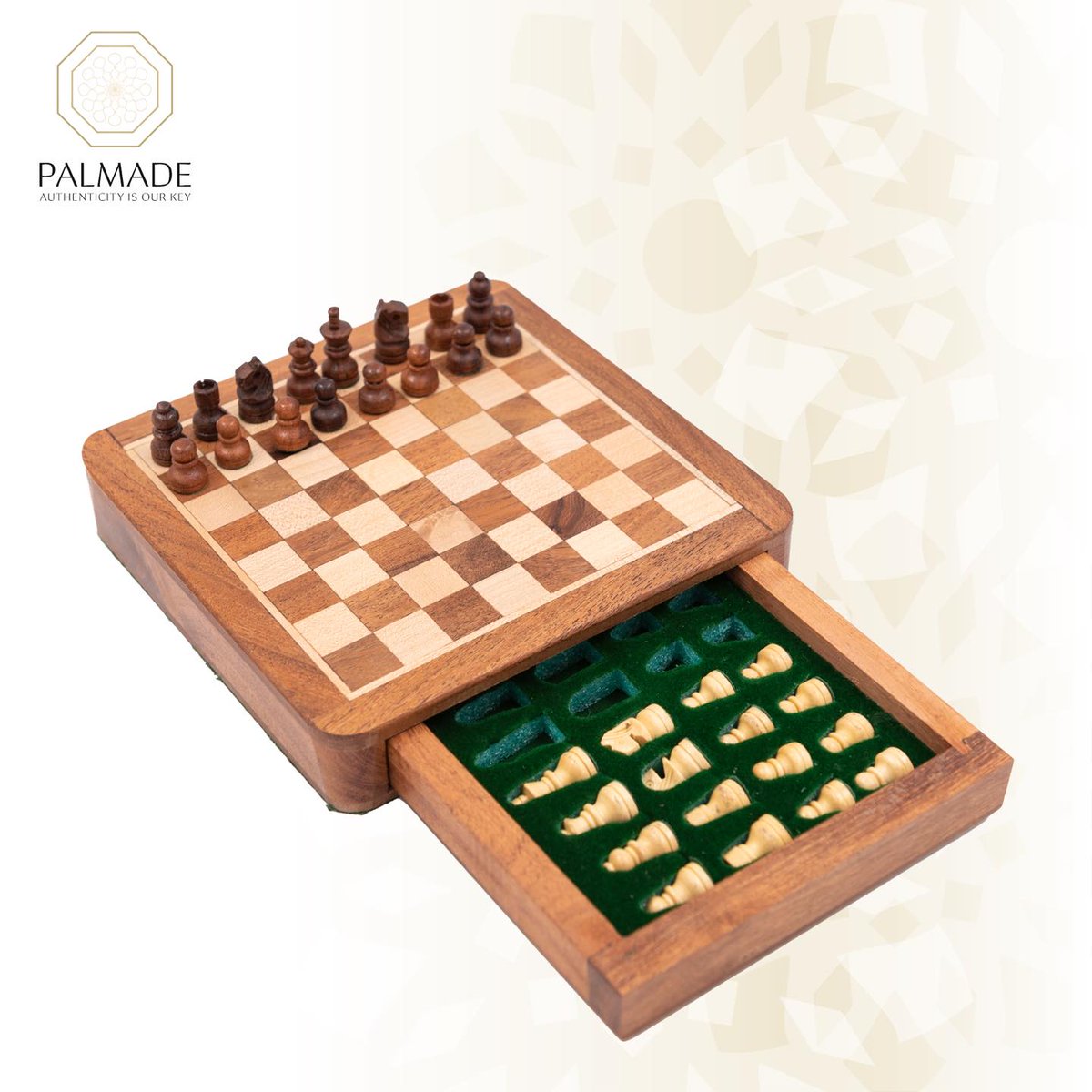 لوح الشطرنج في أفخم حلله
A chess board, in the most luxurious form it can be 📷
——————————
#Palmade #handmadedecoration #moderndecoration #islamicdecorations #olivewood #ChessEnthusiasts #chess