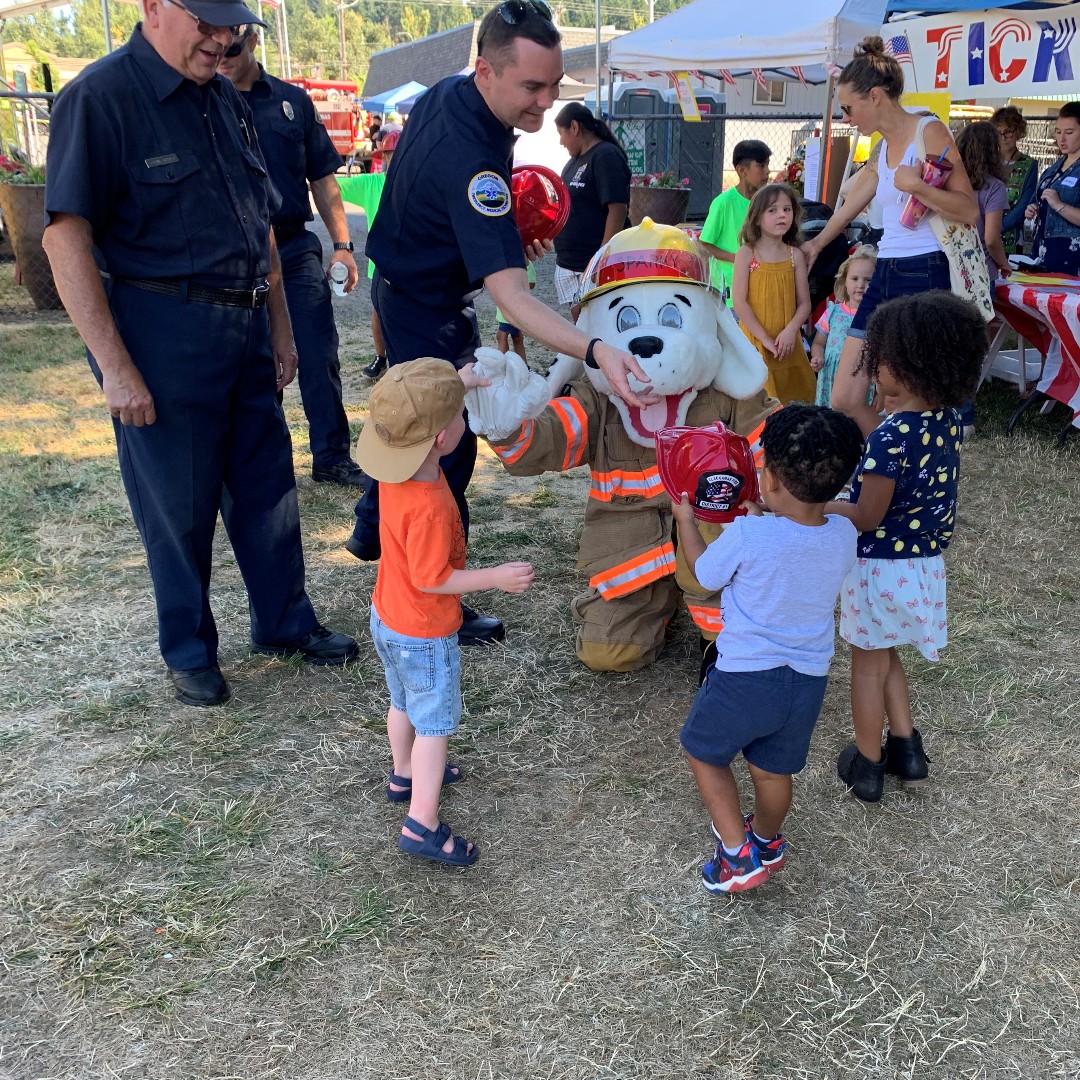 clackamasfire's tweet image. We had a great time at Day in Damascus. Thank you to everyone who came out to support us and all who donated to the @MDAorg #FilltheBoot!  

📸: Public Educator Owen #community #communityengagement #hereforyou #musculardystrophy #ALS #firefighters