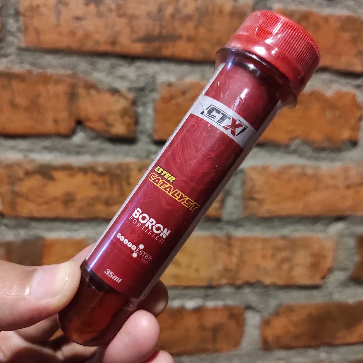 javamotorland's tweet photo. Telah tersedia aditif oli mesin CTX Ester Catalyst yang dilengkapi Multi Ester untuk meningkatkan performa oli mesin motor sport / matic di Java Motoland
#javamotorland
#ctx
#ctxindonesia
#miosporty #beatesp #pcx150 #pcx160 #vario150 #vario160 #adv150 #adv160 #nmax #aerox https://t.co/Ffnc2TBEON