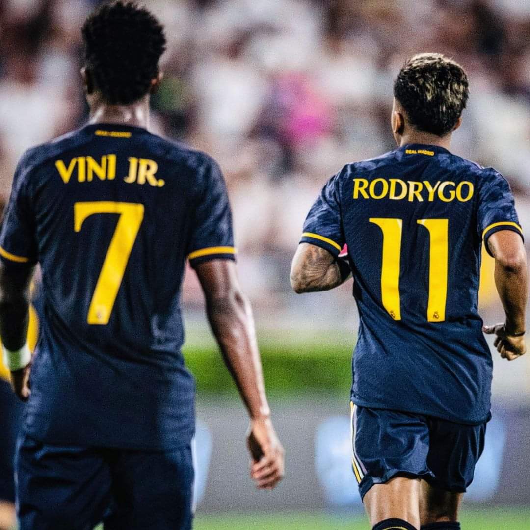 The pictures is in safe hands ✋ 🙌
