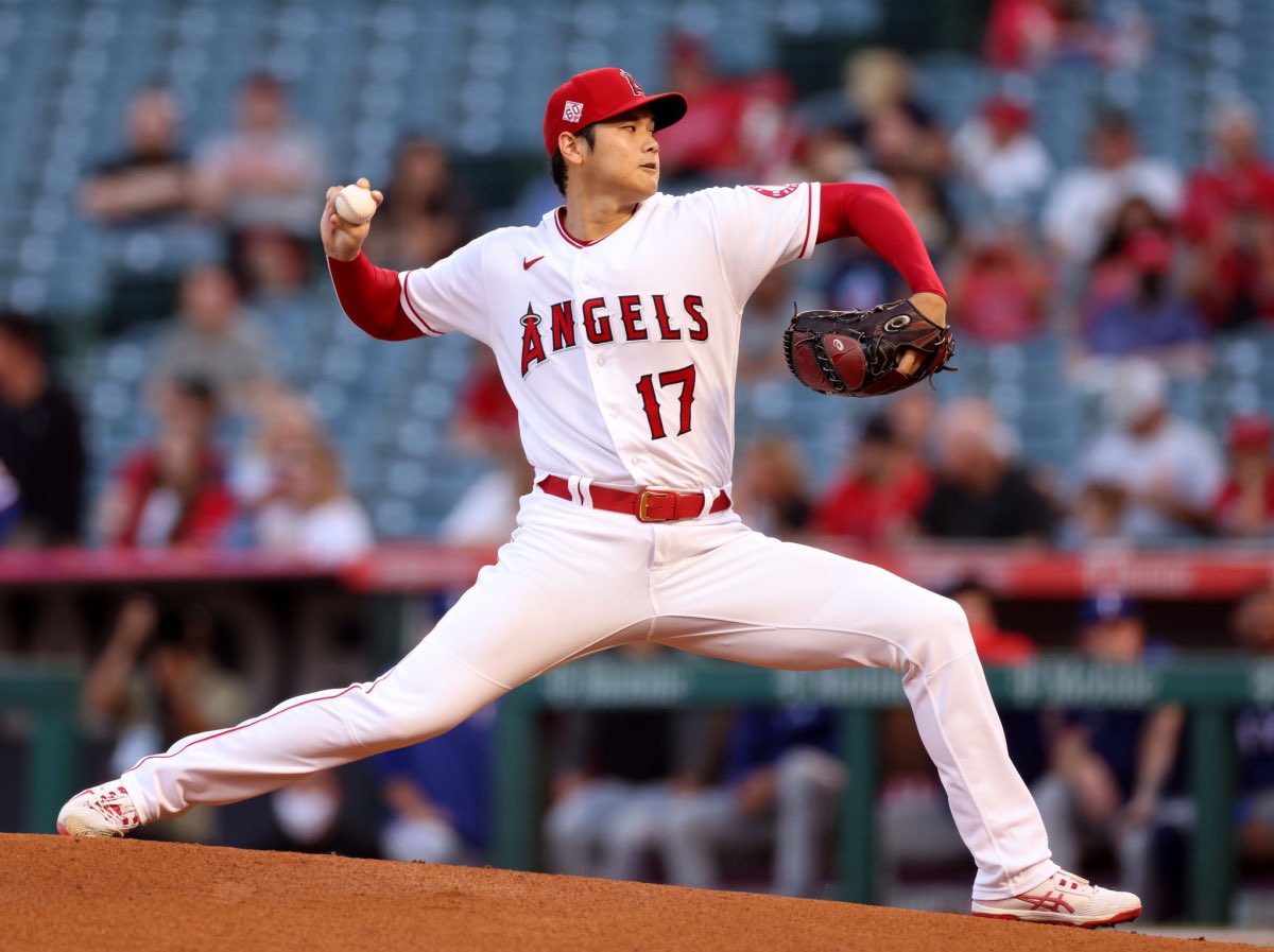 BaseballBros's tweet photo. Shohei Ohtani pitching vs. Barry Bonds

Who wins this battle more times? https://t.co/dlGjS6wkps