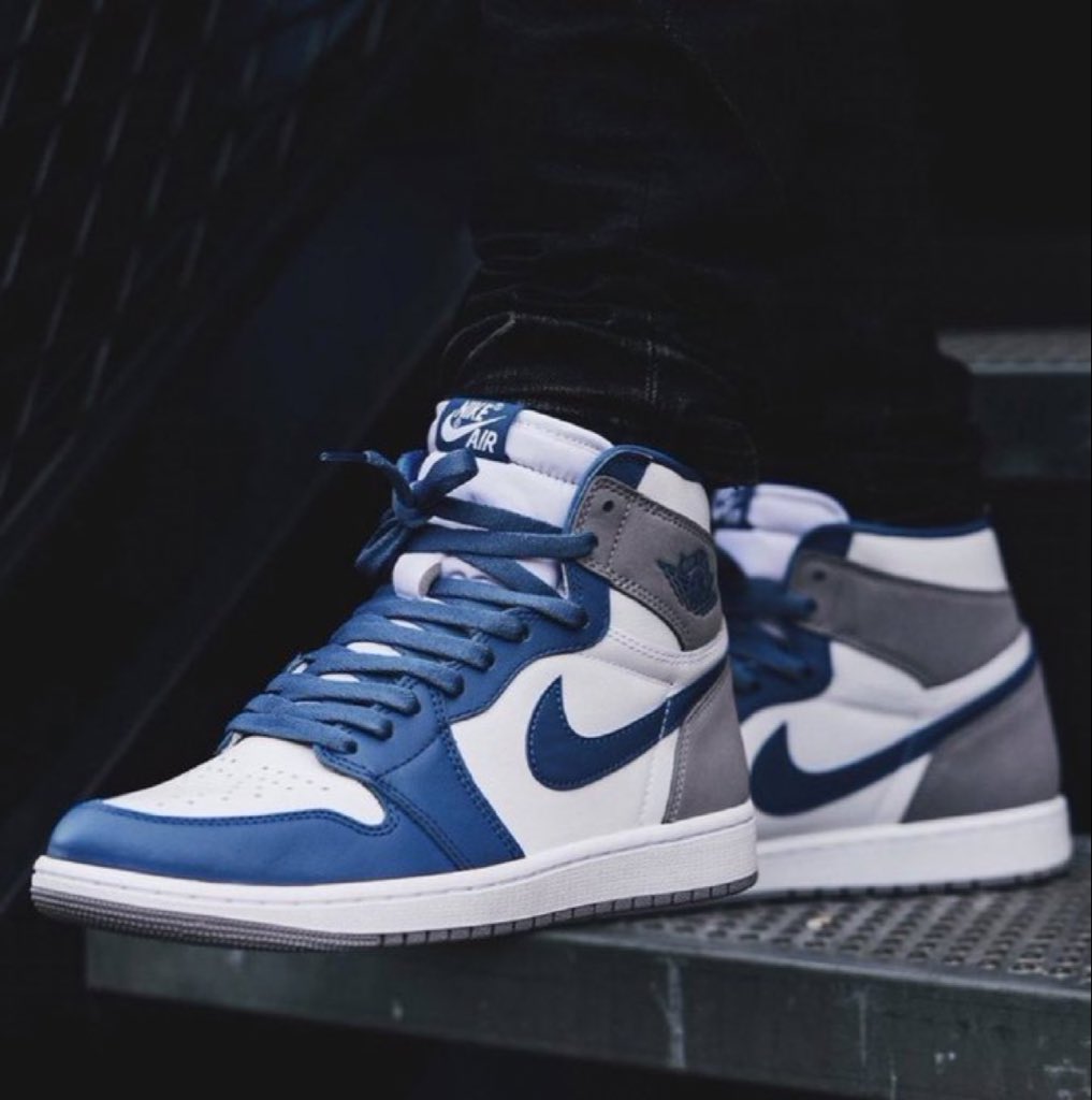 SNKR_TWITR tweet media