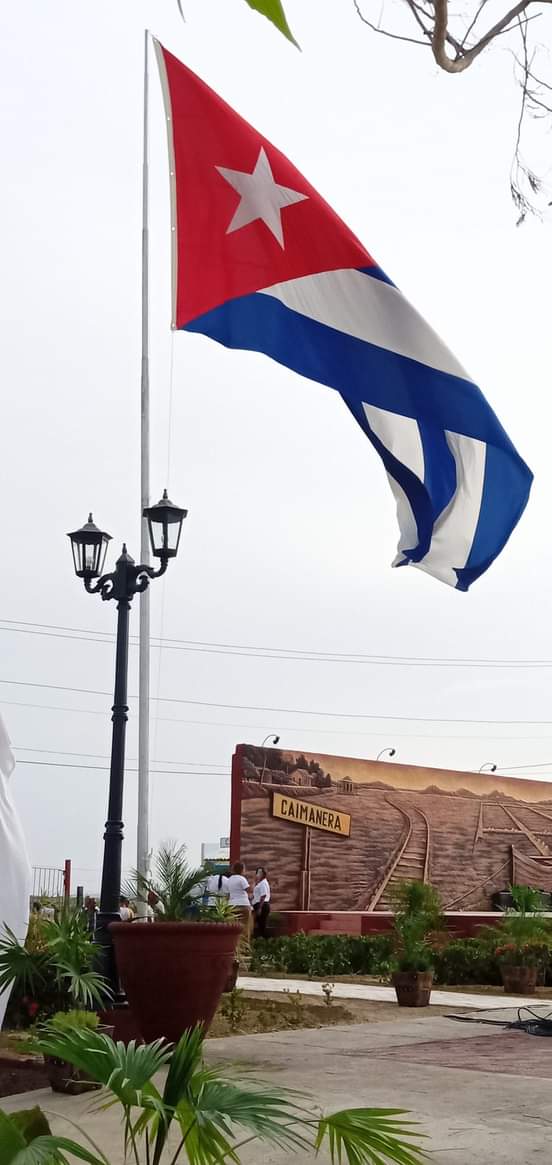 FermandesTaimi's tweet photo. En #Caimanera, #Guantanamo
a escasos metros de la ilegal Base Naval de Estados Unidos, latió una vez más el patriotismo en acto provincial por el 26 de Julio.
#ConTodosLaVictoria
#70Monca https://t.co/tWeL6hgljF