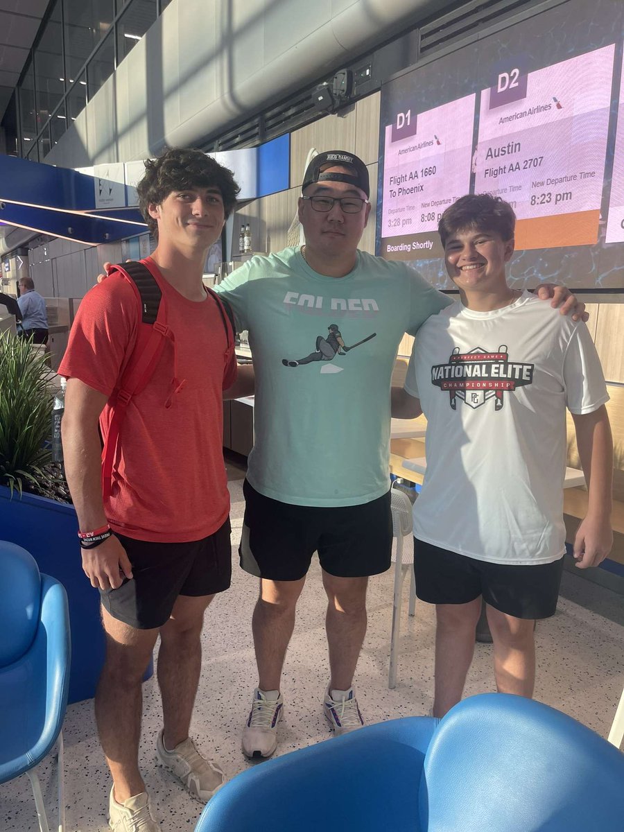 Met <a href="/KingofJUCO/">KingofJUCO</a> with my teammate <a href="/PayneFontenot/">Payne Fontenot</a> while on our way to Phoenix for the PG World Series! 

#jucobandit