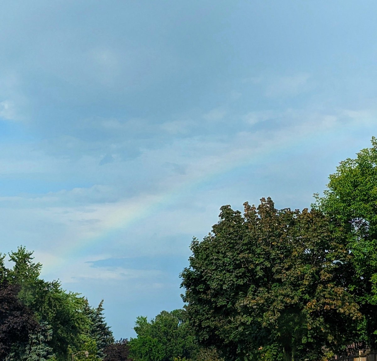 Rainbows always invoke some kinda warm fuzzy in me.

Any of y'all also get excited over rainbows? Or am I the only one who's 5? 😂

#onstorm