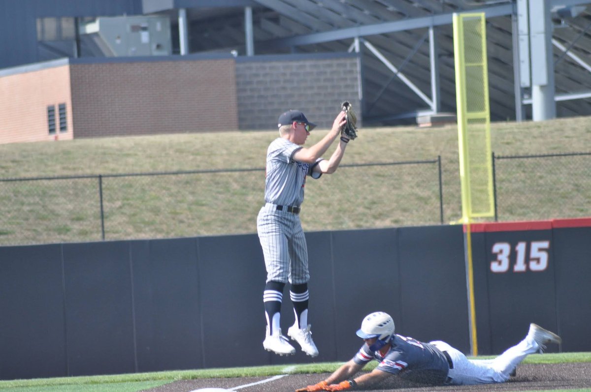 bwittmast's tweet photo. More baseball. @IN_Chargers @dmast109 https://t.co/UIBTboFZrC