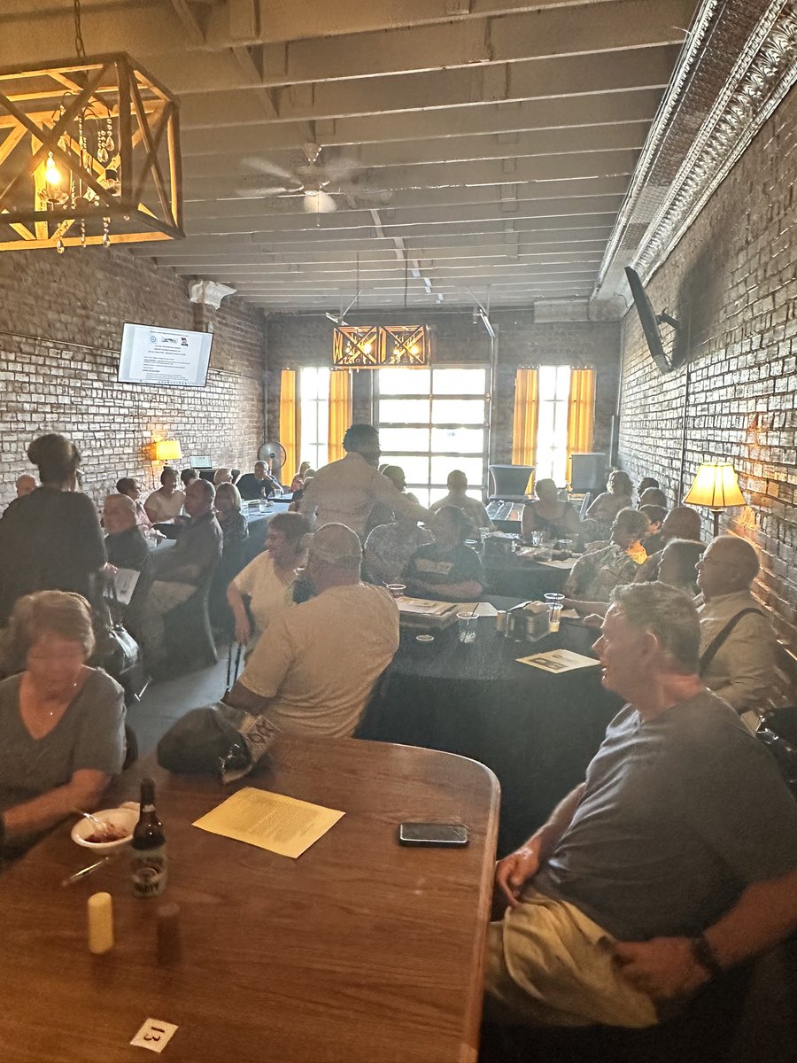bell4mo's tweet image. In #MonroeCity and the folks of the Northeast MO Democratic Club could not have given me a warmer welcome. All agreed: regardless of big city or small town we're all on the same team to flip #MO. Thank you for inviting me to speak--and for feeding me (the food was delicious)!