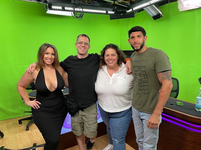 So much fun guest hosting The Wet Spot for @ChrissieMayr! So many laughs with @andrewlharms @levincomedy<a class="tags" target="_blank" title="On Twitter" href="/?out=eyJ0eXAiOiJKV1QiLCJhbGciOiJIUzUxMiJ9.eyJpYXQiOjE3MTk1NjE0NTksImlzcyI6InR3cG9ybnN0YXJzLmNvbSIsIm5iZiI6MTcxOTU2MTQ1OSwiZXhwIjoxNzUxMDk3NDU5LCJyZWRpcmVjdF91cmwiOiJodHRwczovL3R3aXR0ZXIuY29tL0Nocmlzc2llTWF5ciJ9.R0oeq9vfNZGntoRG4JRf4DZDjJs7m19GlNDYeKz7GkpnmtDNsiD1jtj-qAMNqahfo7M6SLlYyA4mekq3ByrgYg">@ChrissieMayr</a>