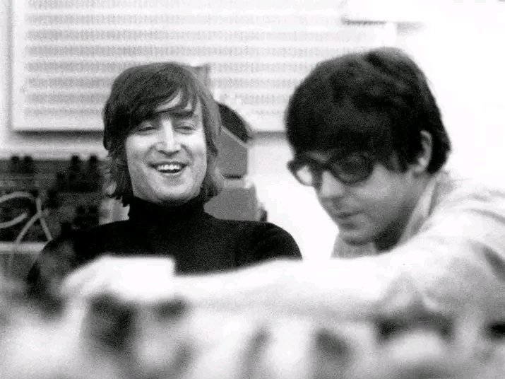 RT @flowersmacca70s: John Lennon and Paul McCartney by Robert Freeman, April 1966 https://t.co/dXg6sQuPT2