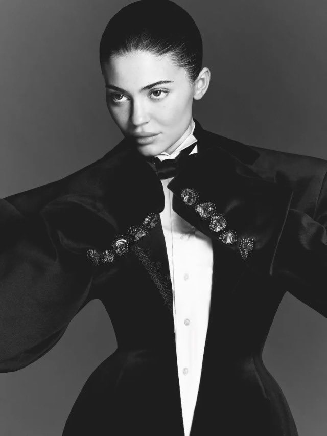 The King. Not @KylieJenner | Parody. (@deviouskylie) on Twitter photo 