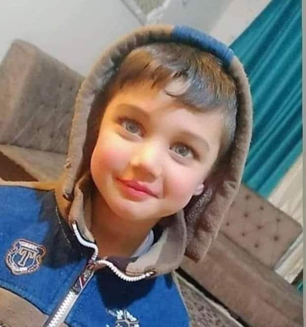 اسمي موسى تعذبت من قبل زوجة ابي انا ضحية صراع اهلي مابين والدتي ووالدي واهله وزوجة ابي.  كم صرخت روحي  وناديت 😭 ابي امي ولم يسمعوني 😭كم تمنيت وجودكم بجانبي ياامي ويا ابي ان تنقذوني 😭 عشت وحيدآ وتهالك جسدي بأنواع التعذيب وانا لاحوله ولاقوه وانا الان عند رحمة لله