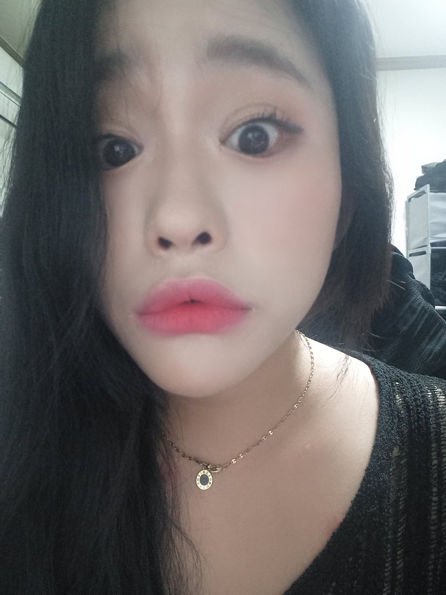 young_lvu's tweet photo. 눈세모낳게떠 띠봘로마 https://t.co/u3mILVtOWk