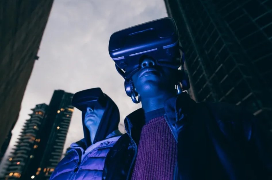 ReyeGraham's tweet image. I believe that people who daydream must live much happier than those who are busy, because they float in the air.