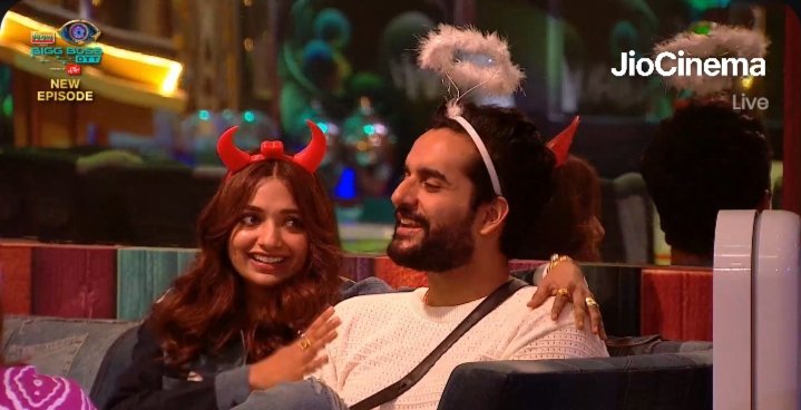 CARRACINGG70327's tweet photo. Kaisi Lagi Devil ๐ฟ
& Angel ๐ Ki Jodi ??
๐ RT - ๐
โค๏ธ Like - ๐
#BiggBossOTT2 #Abhiya #BiggBoss #AbhishekMalhan #JiyaShankar #fukraisback #bbpoll https://t.co/0GsGSjT2w6